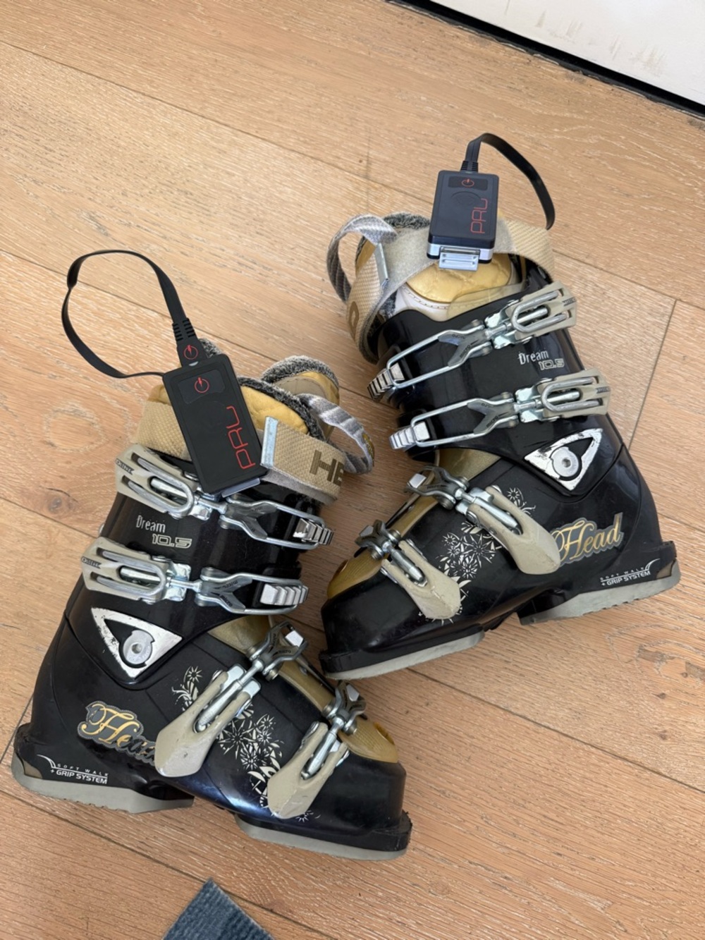 Heated Head Dream 10.5 Women’s Ski Boots (Size 22-22.5)